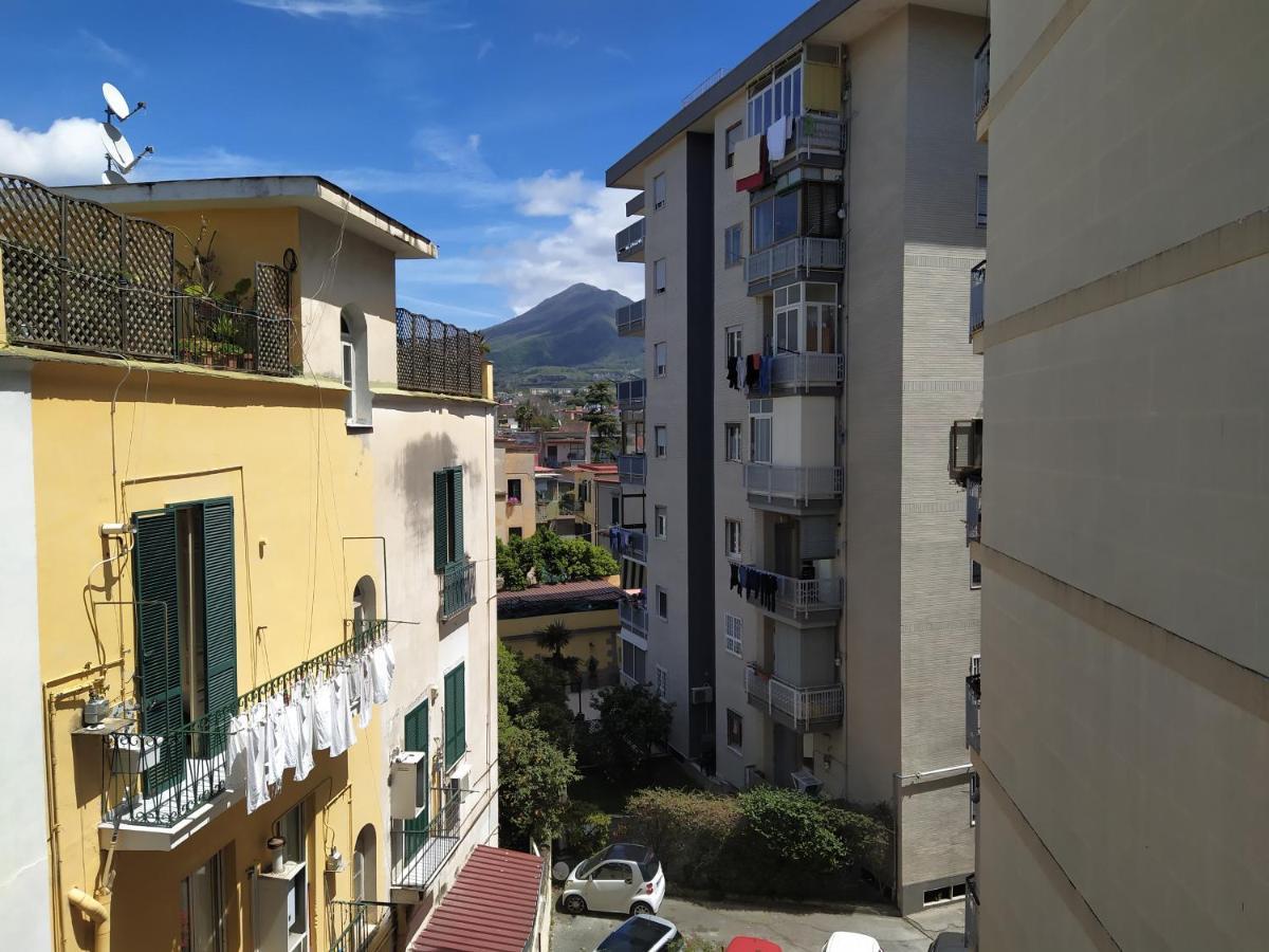 Vesuvio Corner - Spacious And Colorful Apartment In San Giorgio, Very Close To Napoli, Ideal For Families And Groups, Close To Pompeii, Sorrento... San Giorgio a Cremano Εξωτερικό φωτογραφία
